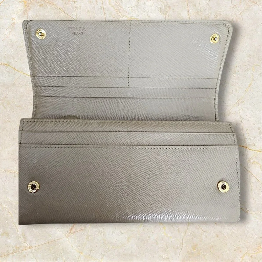 Prada milano saffiano